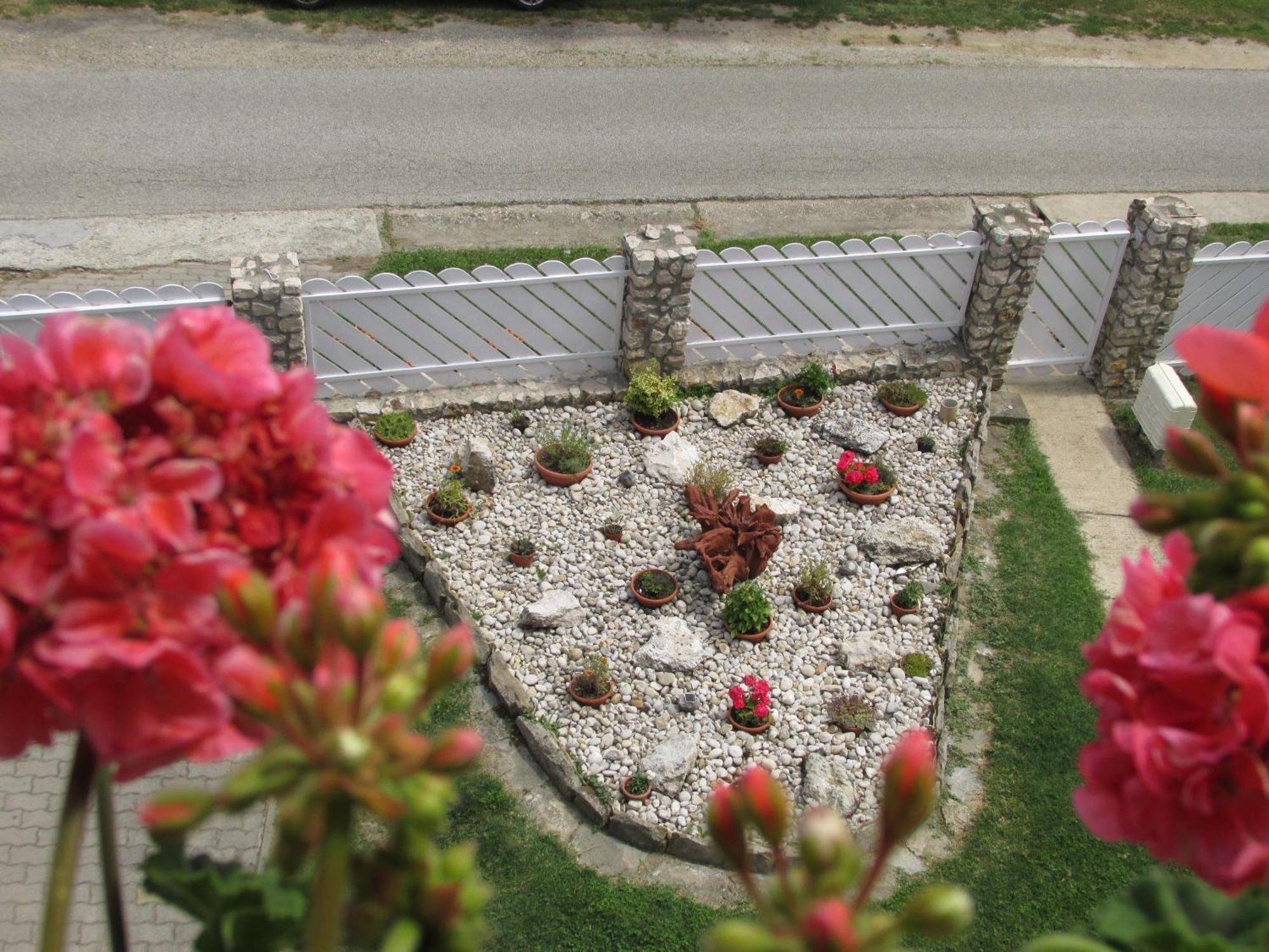 Betti Vendeghaz Apartment Alsópáhok Екстериор снимка