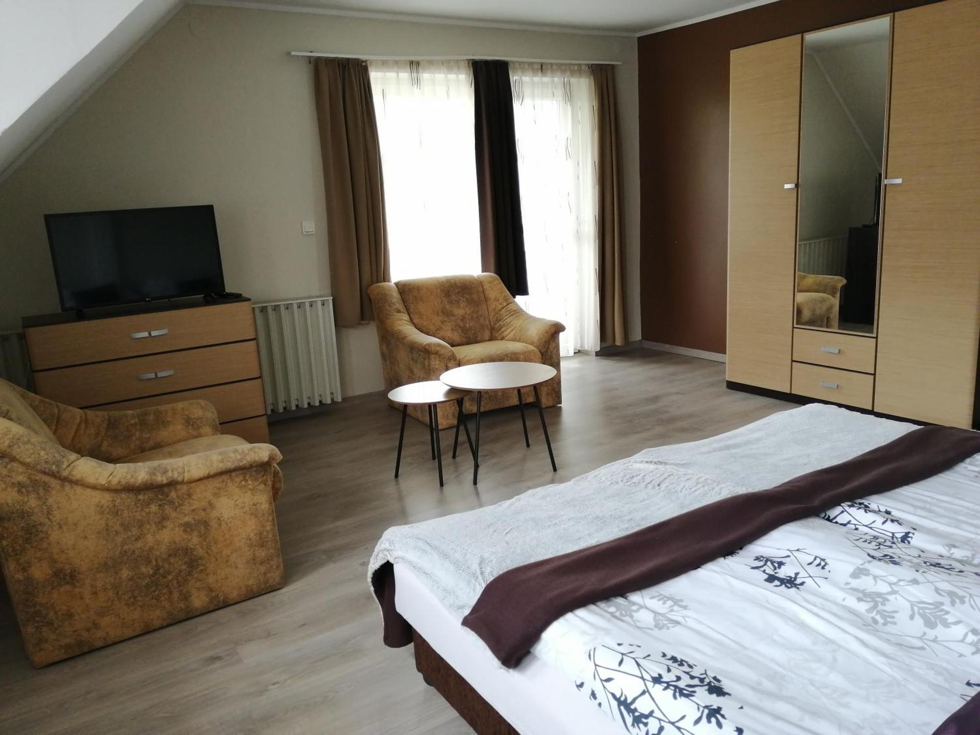 Betti Vendeghaz Apartment Alsópáhok Екстериор снимка