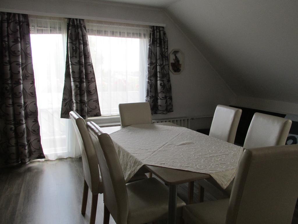 Betti Vendeghaz Apartment Alsópáhok Екстериор снимка
